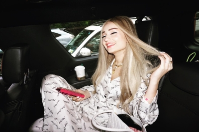 kimpetras_1561049318_2070554217563952231_22710735.jpg