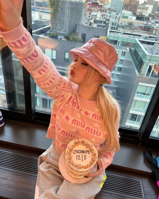 kimpetras_1637706692_2713602874108086070_22710735.jpg