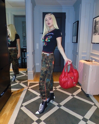 kimpetras_1697584120_3215891144172461635_22710735.jpg